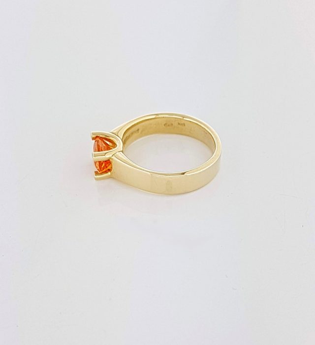 14 karaat geelgouden ring met oranje granaat en 4 diamant #19373 - Afbeelding 4