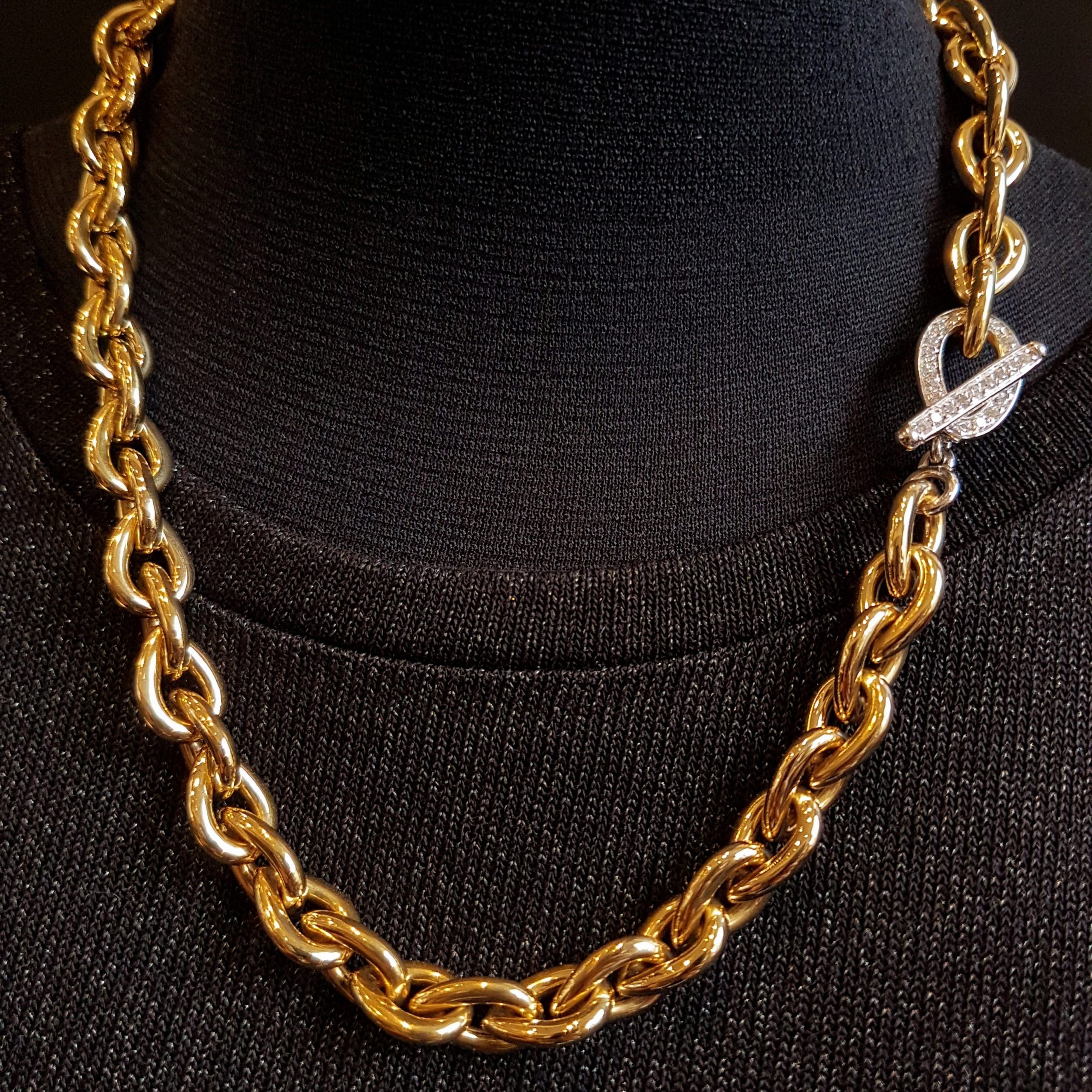 Verzadigen Cyclopen Beugel 18 Karaat gouden schakel collier ''Passionato" met briljanten in het slot |  Goudsmederij/Juwelier Arnold van Dodewaard