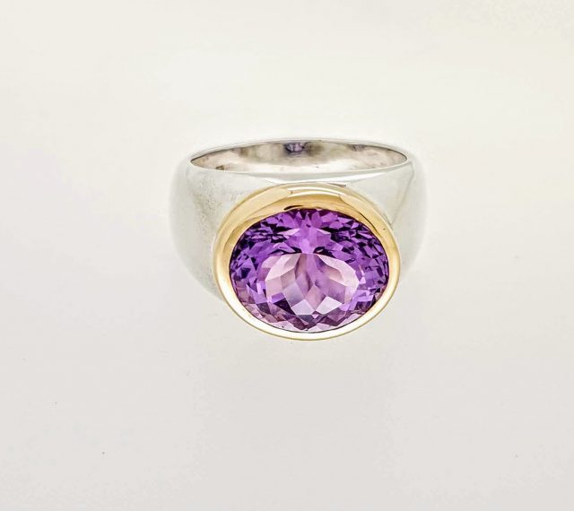 Zilver en gouden ring met amethist. #10991 - Afbeelding 2