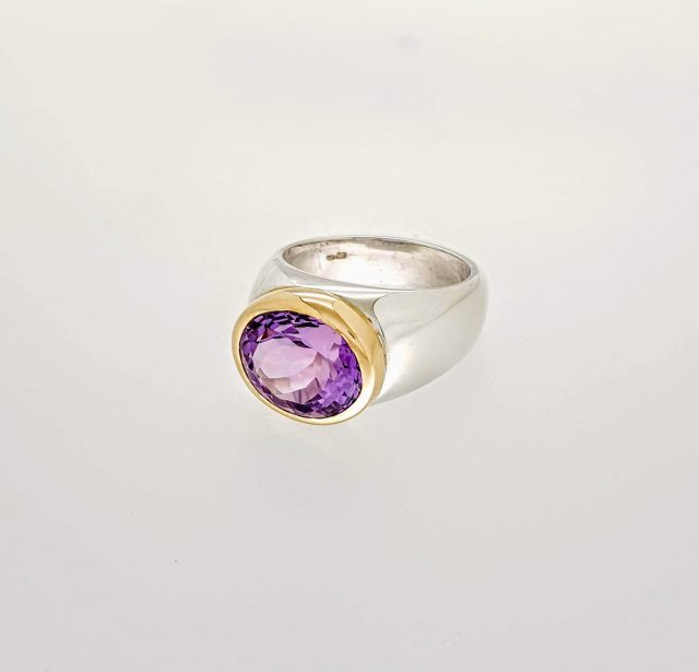 Zilver en gouden ring met amethist. #10991 - Afbeelding 3