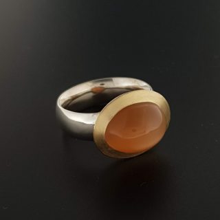 Zilveren met gouden ring met oranje maansteen #19397