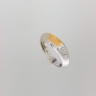 Wit met geelgouden vintage Piaget ring met diamant #19118