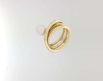 Geelgouden ring met parel. #11232