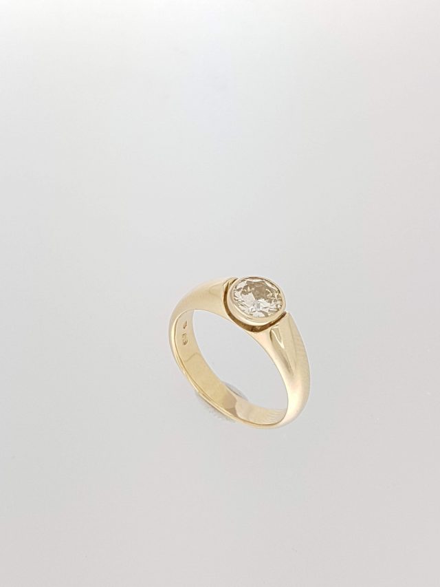 Geelgouden ring met diamant #