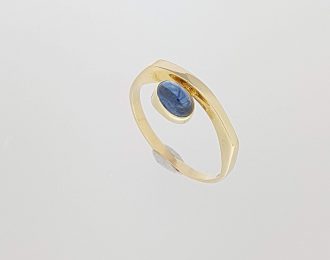 Geelgouden ring met saffier #5632