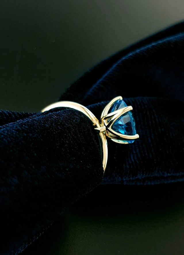 14 Karaat gouden ring met bewegende Topaas Suisse Blue #23187 - Afbeelding 4