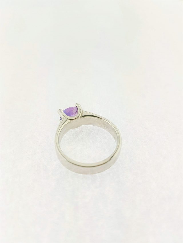 Witgouden ring met paarse saffier #19374 - Afbeelding 3