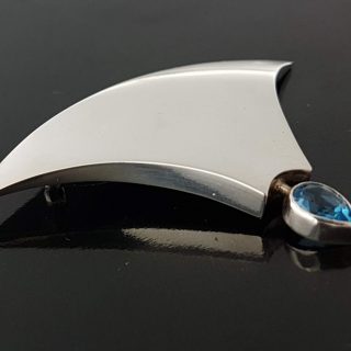 Zilveren handgemaakte broche met Topaas. #3745