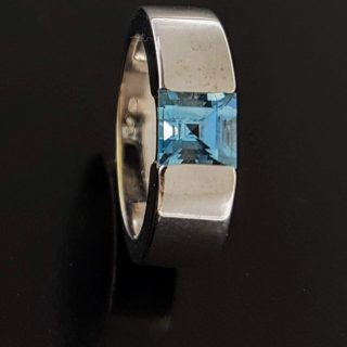 14 Karaat witgouden ring met vierkante Aquamarijn #11130
