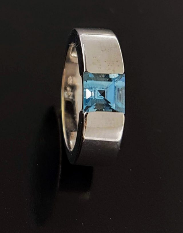 14 Karaat witgouden ring met vierkante Aquamarijn #11130
