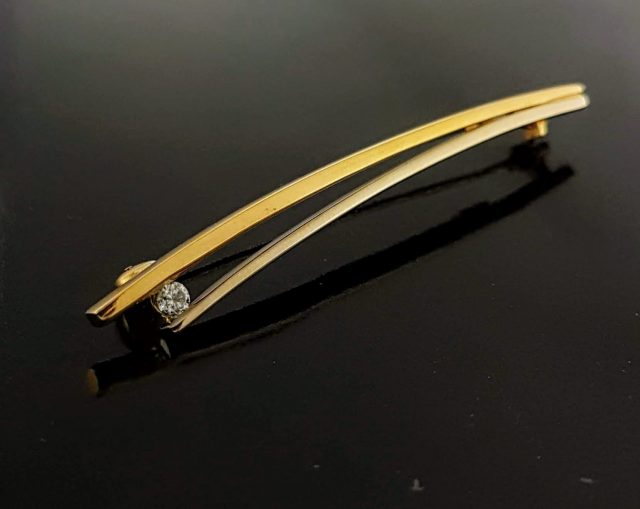 Gouden broche bicolor met diamant. Tweedehands #21511