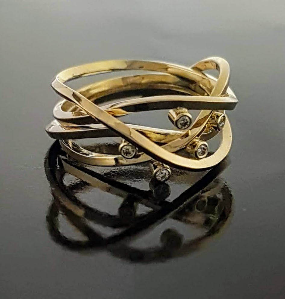 browser solide Verkoper 14 Karaat gouden ring met diamantjes #23551 | Goudsmederij/Juwelier Arnold  van Dodewaard