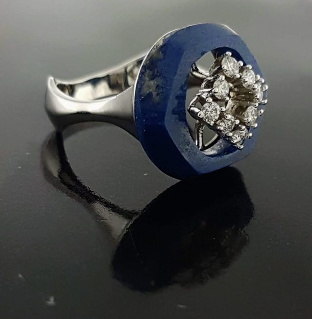 Witgouden ring met Lapis en diamantjes #23580