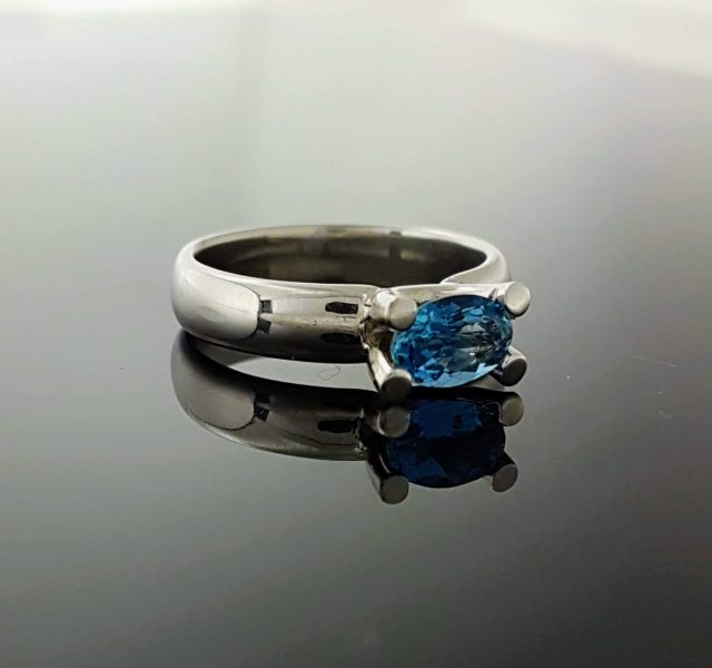 14 karaat witgouden ring met aquamarijn #10767