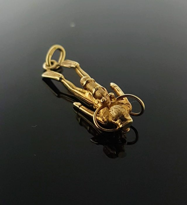 14 karaat gouden duiker als bedel. #2072 - Afbeelding 2
