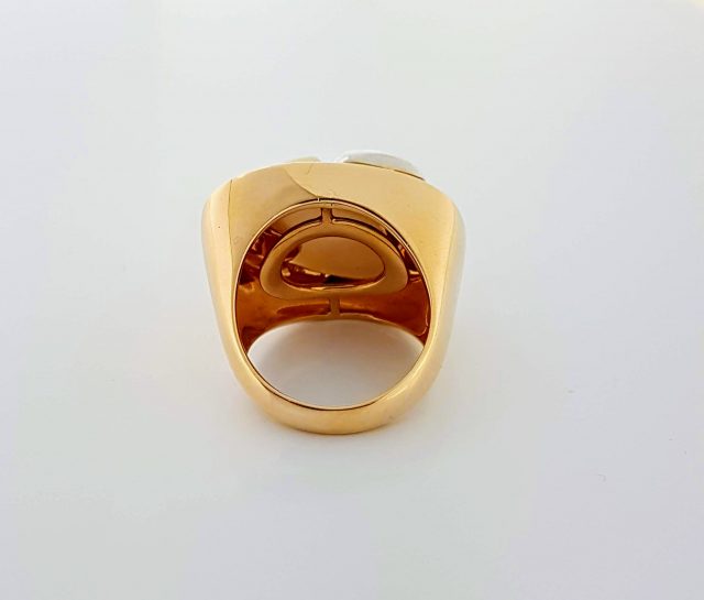 18 karaat bicolor gouden ring met parelmoer en een briljantje. #1700 - Afbeelding 3