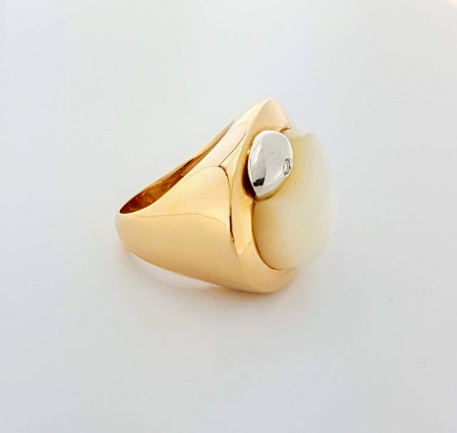 18 karaat bicolor gouden ring met parelmoer en een briljantje. #1700 - Afbeelding 4