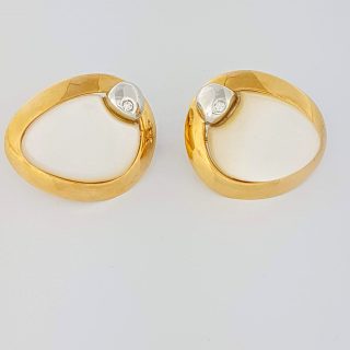18 karaat bicolor gouden oorknoppen van Talento met parelmoer en diamant #1462