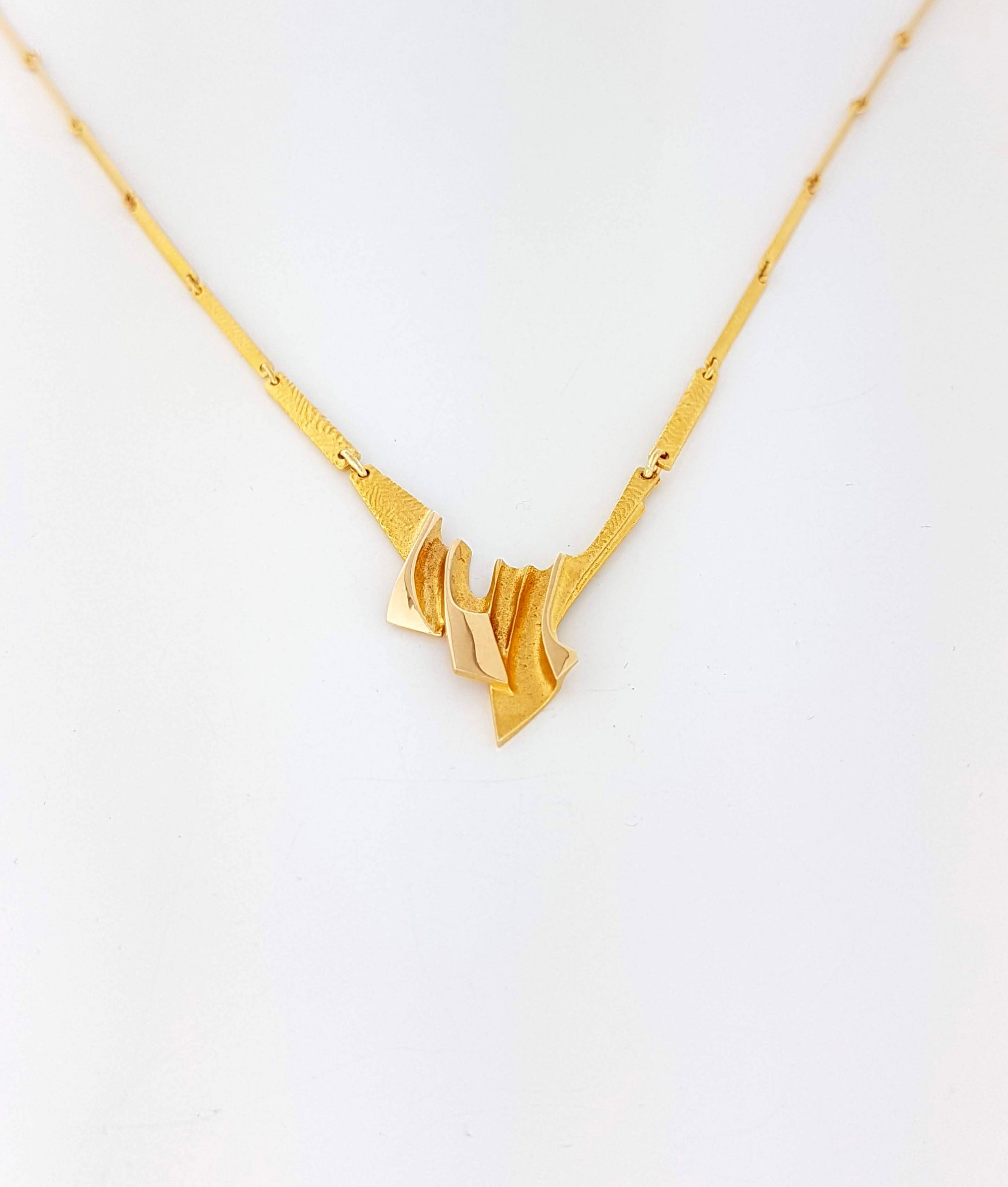 Verhogen recept Geleerde Lapponia collier "Valeriana"'14 karaat geelgoud #295 | Goudsmederij/Juwelier Arnold van Dodewaard Verhogen recept Geleerde Lapponia collier "Valeriana"'14 karaat geelgoud #295 | Goudsmederij/Juwelier Arnold van Dodewaard