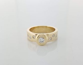 Gouden ring met diamant. #23902