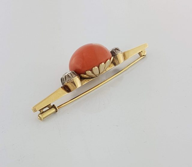 14 Karaat gouden broche met grote bloedkoraal en roos geslepen diamant. Occasion #17460 - Afbeelding 3