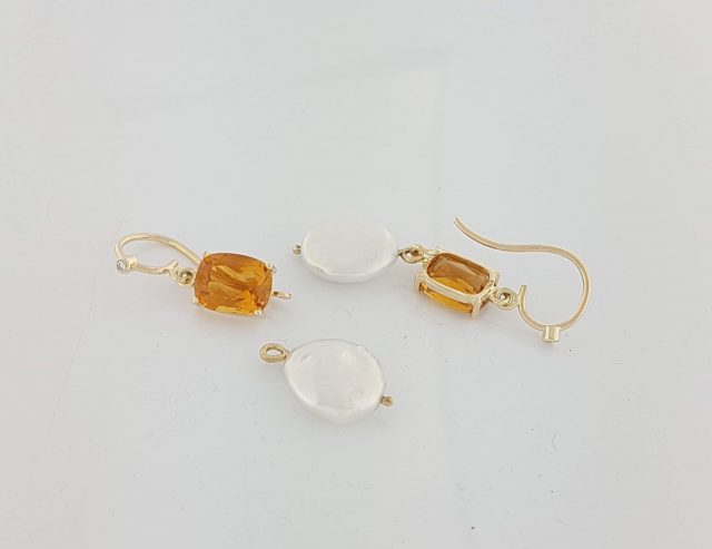 Oorhangers met Citrien, Palmier kleur met diamantje en wisselbare parels, wit en zwart. #24279 - Afbeelding 3
