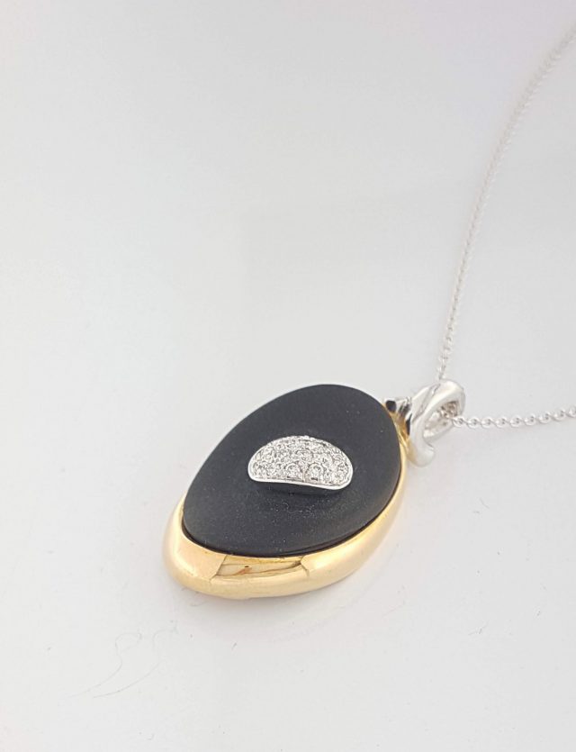 Gouden hanger met onyx en diamantjes #2368 - Afbeelding 2