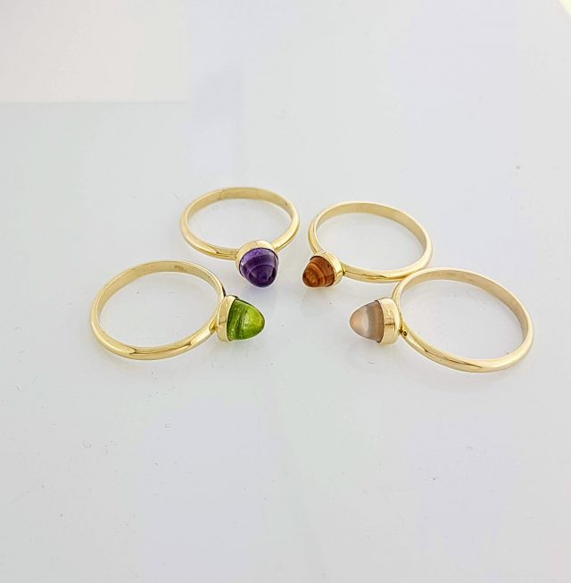 14 Karaat gouden ring met een citrien kegeltje. #24362 - Afbeelding 4