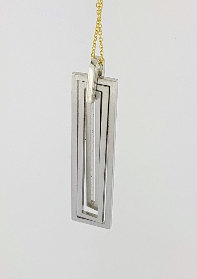 Strakke moderne platina occasion hanger met briljantjes. #24390 - Afbeelding 2