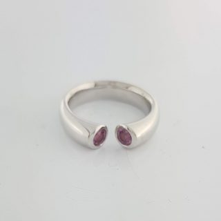 18 Karaat witgouden ring van Ehinger Schwarz met Roze saffier #23102