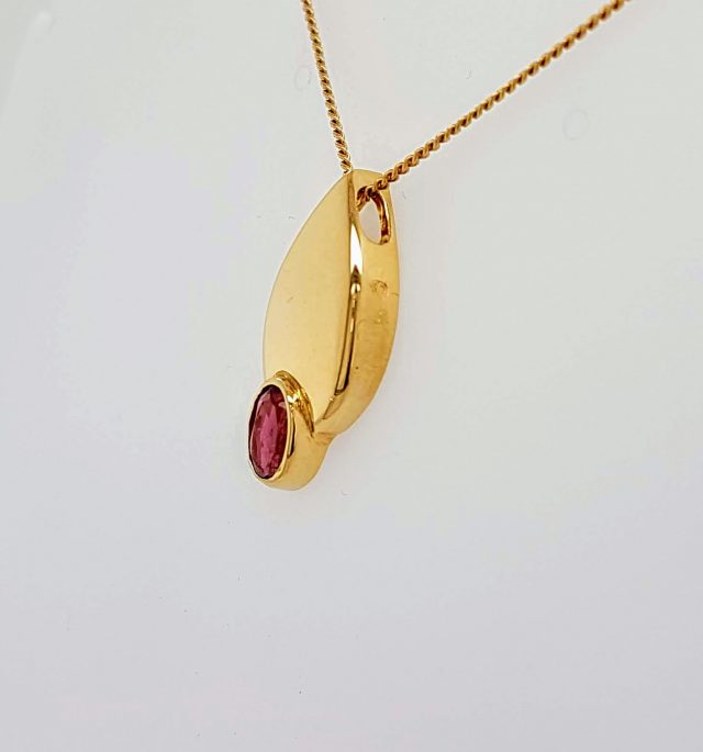 Gouden hanger met toermalijn. #3815 - Afbeelding 2