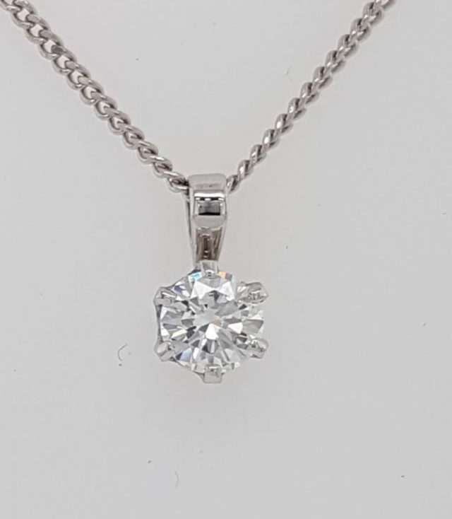 Witgouden hanger met diamant. #22156