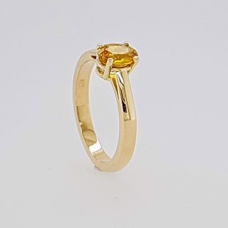Gouden ring met gele saffier. #24570