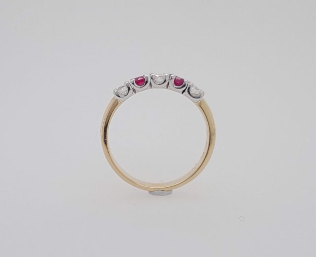 Gouden ring met diamant en robijn. #23505 - Afbeelding 2