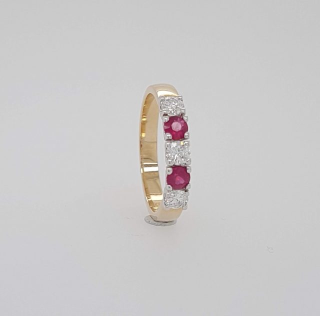 Gouden ring met diamant en robijn. #23505 - Afbeelding 3