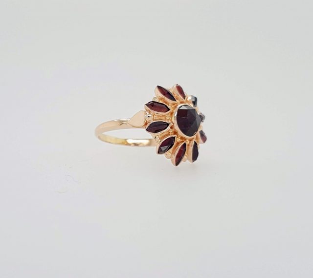 Roségouden ring met granaat. Vintage / Occasion #24636 - Afbeelding 2