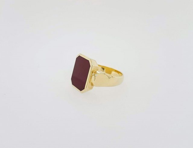 Gouden zegelring met carneool / Cachetring #22486