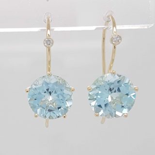 Gouden Penta oorhanger met Sky Blue Topaas en diamantjes #24647