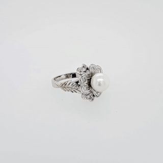 Witgouden parel ring met briljantjes/ occasion #18698
