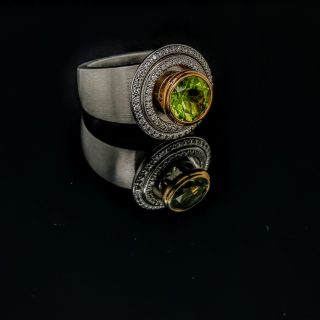 Charlotte Ehinger-Schwarz ring met Peridot en diamant #24754
