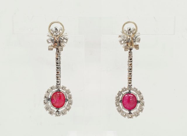 18 Karaat witgouden oorknophangers met robijn en diamant. Occasions #24768 - Afbeelding 3