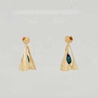 14 Karaat gouden oorhangers met Topaas London Blue, handgemaakt uit eigen atelier. #24830