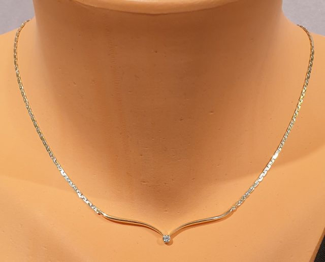 14 karaat gouden ketting met een briljanten hanger. Occasion #24827