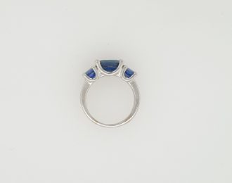 14 karaat witgouden ring met blauwsaffier #24956