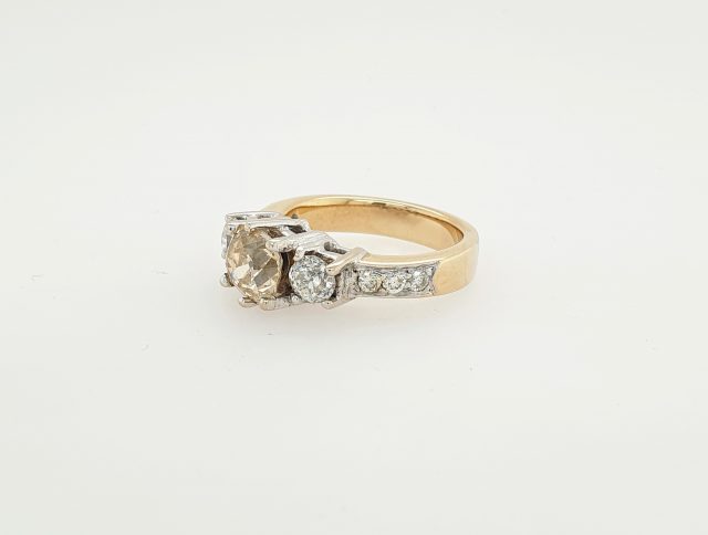 14 Karaat wit- met geelgouden ring met champagne kleurige diamant. Occasion. #25080 - Afbeelding 3