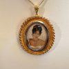 Broche met schilderij waarin 3 diamantjes en koord rand. Occasion #13574