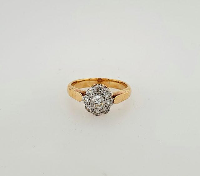 14 karaat gouden bicolor entourage ring. Occasion #25262
