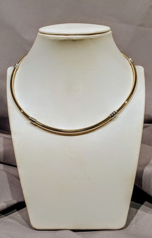 14 Karaat bicolor gouden chooker. Occasion #25327