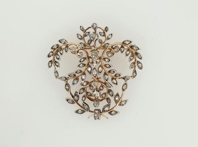 Prachtige antieke broche vol bezet met kleine roosdiamantjes #25428