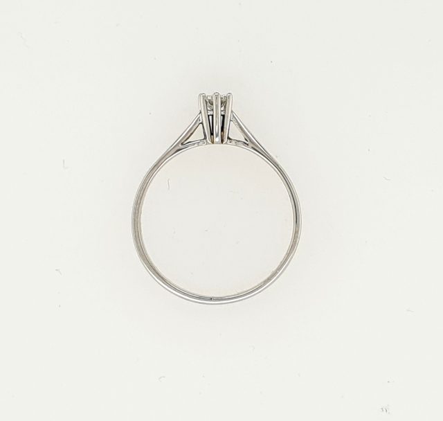 Witgouden Solitairring met briljant 1-0.13 crt W.VS. 14 karaat eigen werk. # 25502 - Afbeelding 3